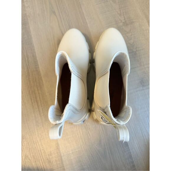 JEFFREY CAMPBELL Platform Lug Sole Chelsea Rain Boot Cream Women’s Size 6 NWT - Picture 6 of 10